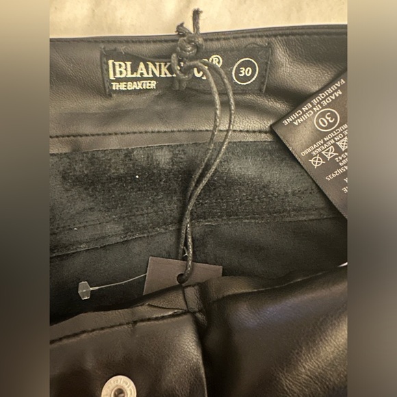 BLANK NYC Baxter Straight Leg Hi-Rise Faux Vegan Leather Jeans Black NWT 30 - Picture 4 of 11